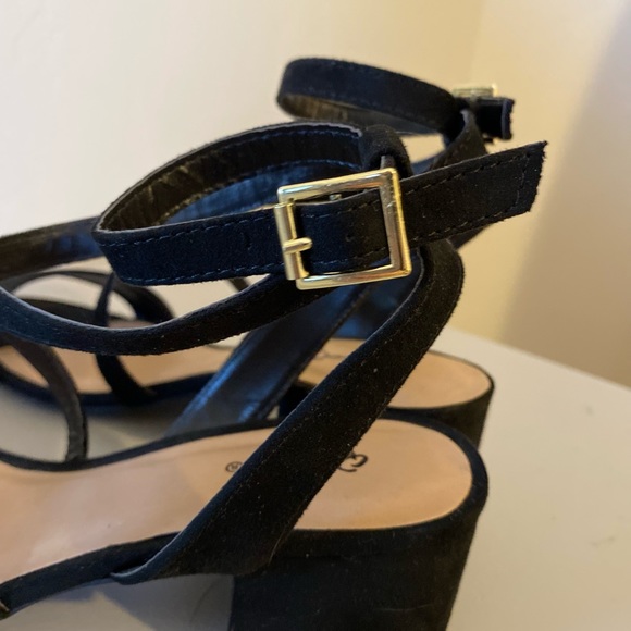 Nanamacs Black Cross Detailed Heels - Picture 3 of 5